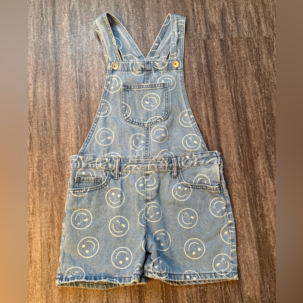 The Children’s Place smiley face print short denim overalls
